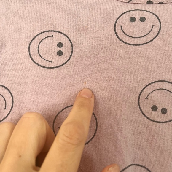 Indy & Pippa Pink Smiley Face Kids T-Shirt. Neutral gender - Picture 8 of 9